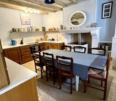 Cressat Casa | Owl Farmhouse, Quiet Country Retreat