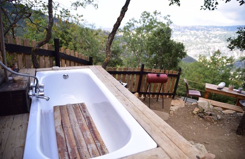 Kfardebian Casa | OWL NEST - LUXURIOUS TREEHOUSE EXPERIENCE WITH OUTDOOR HOT TUB