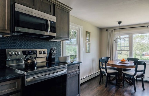 Glasgo Otro | Owl's House: A Cozy Farm Stay in the Heart of "Mystic Country," SE Connecticut