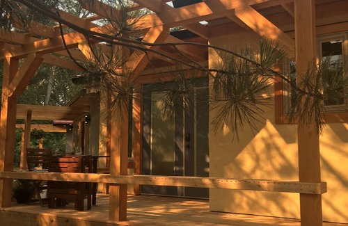 Okanagan-Similkameen Cabina | Owl Studio Guesthouse at Farmersdotter Organics