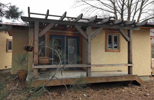 Okanagan-Similkameen Cabina | Owl Studio Guesthouse at Farmersdotter Organics