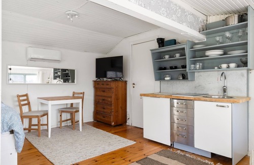 Eskilstuna Cabaña | OWN HOUSE, CLOSE TO WORK ESKILSTUNA STRÄNGNÄS, 1H STOCKHOLM, PARKING, WIFI, LAUNDRY