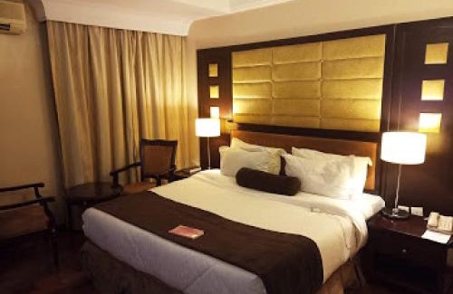 Ibadan Cabina | Owu Crown Hotel - Regular