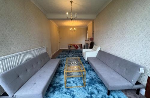 Headington Villa | Oxford Detached Spacious Villa for 8 Free Parking