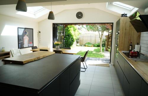 Oxford Casa | Oxford's cosiest 3 bedroom home with off street car parking