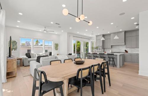 Clearwater Beach Casa | Oynx House & Jade House at the Gemma - 2 Amazing Homes Steps to Clearwater Beach