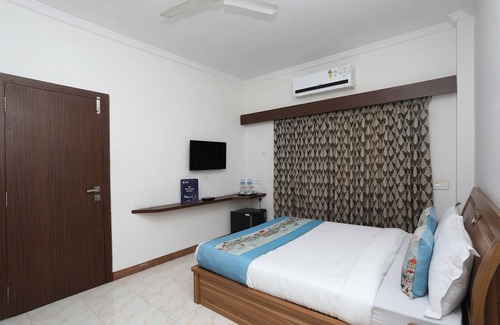 Nashik Hotel | OYO 10671 Hotel Sai Prem