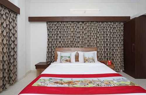 Nashik Hotel | OYO 10671 Hotel Sai Prem