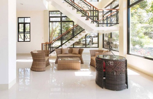 Indang Hotel | OYO 1152 Hotel Precious Garden Place
