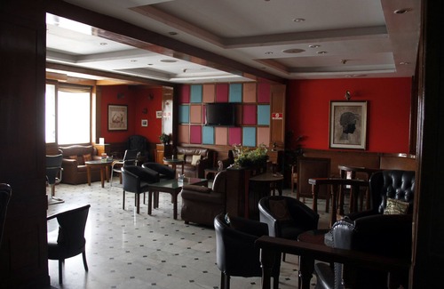 Sector 14 Hotel | OYO 495 Hotel Chaupal