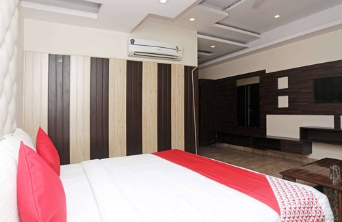 Meerut Hotel | OYO 5183 Hotel Subhadra Residency