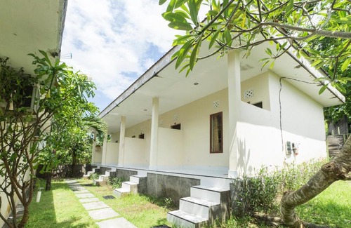 Mumbul Hotel | OYO 618 Top Homestay