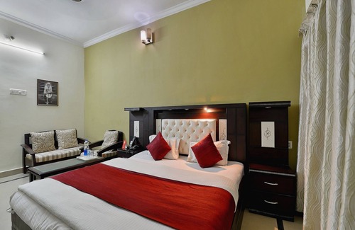Puri Hotel | OYO 7337 Sai Leela