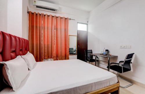Lucknow Cama Y Desayuno | OYO 82073 Tree View Residency