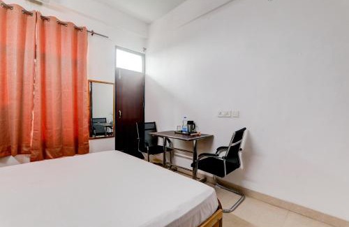 Lucknow Cama Y Desayuno | OYO 82073 Tree View Residency