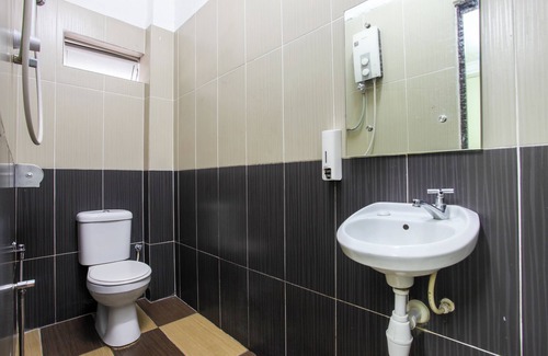 Larut Hotel | OYO 89549 Casavilla Hotel (city Centre) Taiping