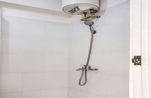 Depok Hotel | OYO 90949 Apartement Cibubur Village