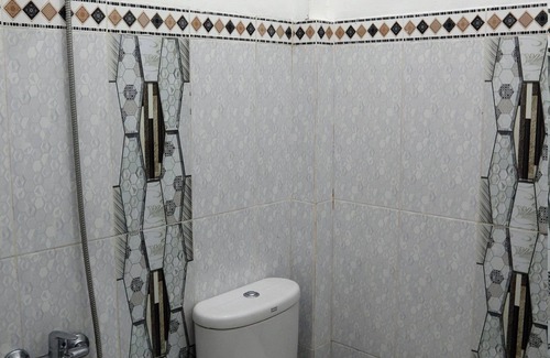 Padang Hotel | OYO 956 Penginapan Eby