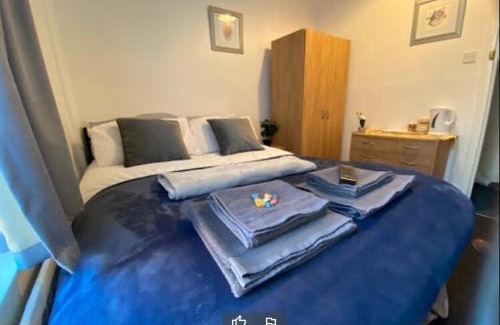 Redcar Hotel | OYO Tudor Lodge - Redcar Beach
