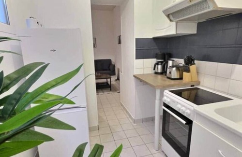 Miroir - Batignolles Apartamento | Oyon Patio* T3 * 4pers * Station * Private courtyard