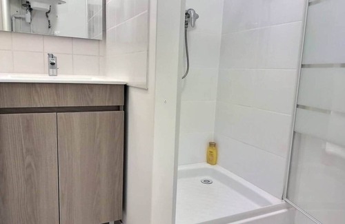 Miroir - Batignolles Apartamento | Oyon T1 * Near train station * Parking * Fiber
