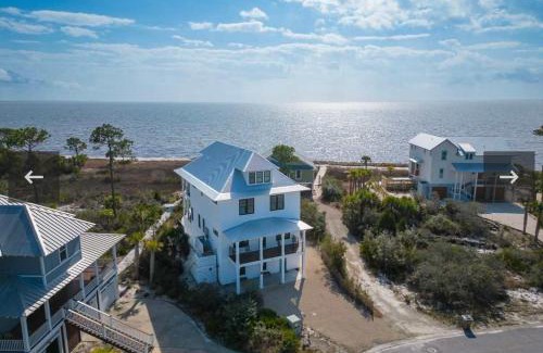 Port St. Joe Casa | Oyster cove- Beach front -pet friendly -elevator