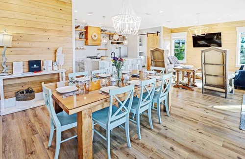 Port St. Joe Casa | Oyster cove- Beach front -pet friendly -elevator