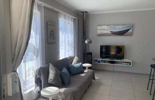 Strand Apartamento | OysterCatcher Self-Catering Accommodation Strand
