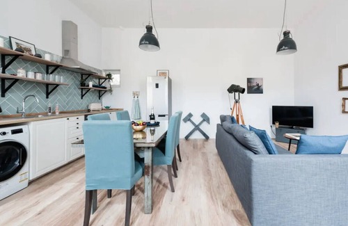 Belso-Ferencvaros Apartamento | Pál Loft: Classy 2-bedroom Bright Budapest Retreat at Corvin