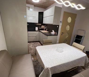 Debrecen Apartamento | Párizsi Udvar Prémium Apartman