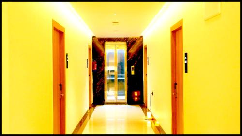Indore Casa | P A R K Guest House ! Premium Rooms With Family Retreat