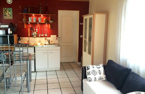 La Rochelle Apartamento | Acogedor apartamento de una cama con atractivo jardín y piscina, WIFI gratuito