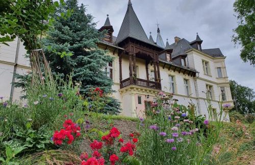Klodzko Miasto Casa | Pałac Ławica- spływy Przełomem Bardzkim