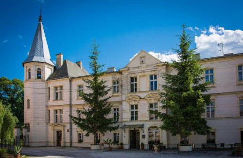 Klodzko Miasto Casa | Pałac Ławica- spływy Przełomem Bardzkim