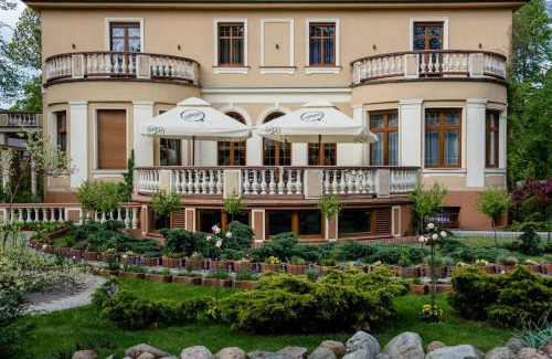 Tarnowskie Gory Casa | Pałac Ogrodowa