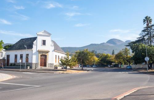 Paarl Apartamento | Paarl Studio 138 - Ultra Modern Apartment with AC and onsite Parking