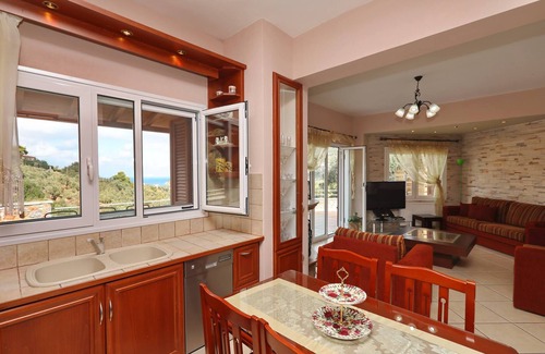 Skopelos Villa | ΜΑΓΕΥΤΙΚΗ ΒΙΛΑ ΣΤΗΝ ΣΚΟΠΕΛΟ ΜΕ ΑΠΕΡΙΟΡΙΣΤΗ ΚΑΙ ΘΕΑ ΚΑΙ ΠΙΣΙΝΑ