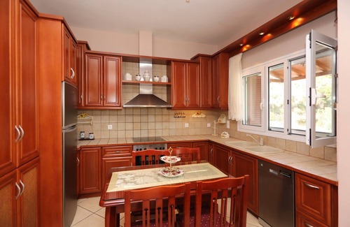 Skopelos Villa | ΜΑΓΕΥΤΙΚΗ ΒΙΛΑ ΣΤΗΝ ΣΚΟΠΕΛΟ ΜΕ ΑΠΕΡΙΟΡΙΣΤΗ ΚΑΙ ΘΕΑ ΚΑΙ ΠΙΣΙΝΑ