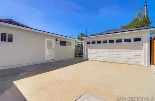 North Pacific Beach Casa | Pacific Beach Gem Walk to Law Street Beach