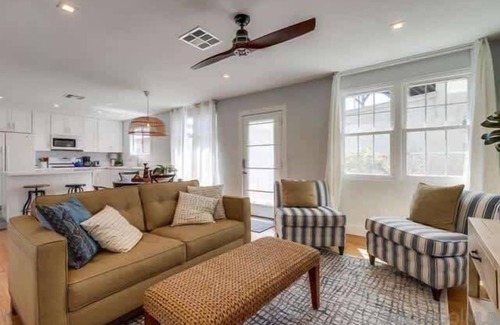 North Pacific Beach Casa | Pacific Beach Gem Walk to Law Street Beach