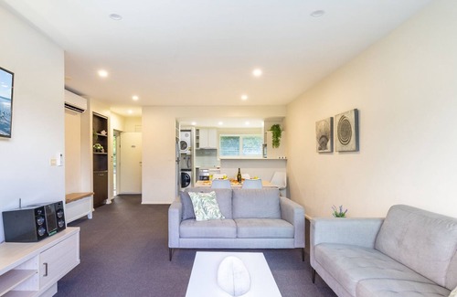 Salamander Bay Apartamento | Pacific Blue 244, 255 Sandy Point Rd - pool, aircon, linen and resort features