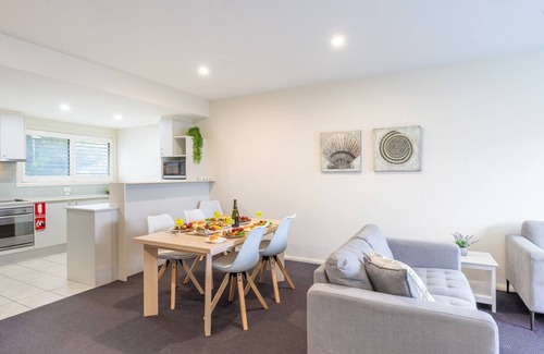 Salamander Bay Apartamento | Pacific Blue 244, 255 Sandy Point Rd - pool, aircon, linen and resort features