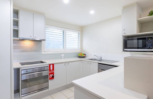 Salamander Bay Apartamento | Pacific Blue 244, 255 Sandy Point Rd - pool, aircon, linen and resort features