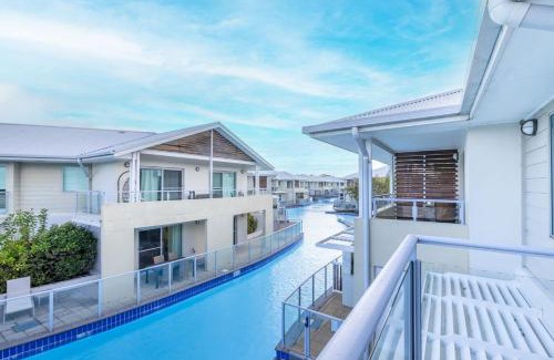 Salamander Bay Apartamento | Pacific Blue 244, 255 Sandy Point Rd - pool, aircon, linen and resort features