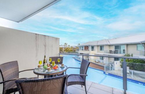 Salamander Bay Apartamento | Pacific Blue 244, 255 Sandy Point Rd - pool, aircon, linen and resort features