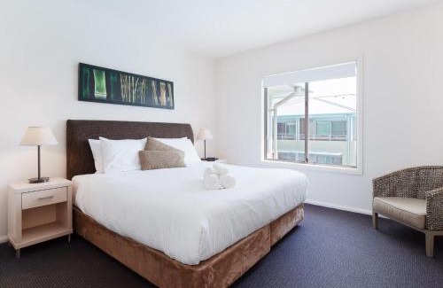 Salamander Bay Apartamento | Pacific Blue 245-265 Sandy Point Rd - Dual Key Access, air conditioned unit with resort facilities and linen supplied
