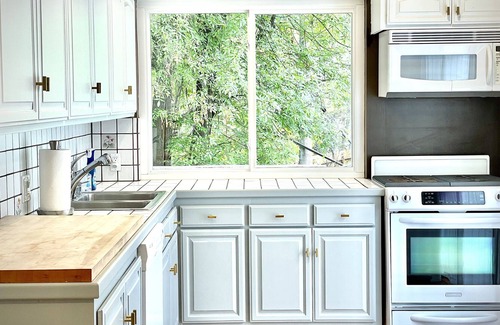 Calabasas Casa | Pacific Dreams at Woodland Hills. Distinguished 8