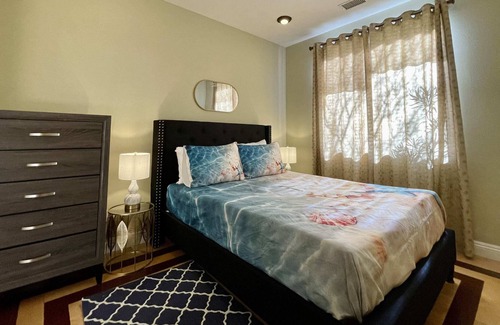 Calabasas Casa | Pacific Dreams West Hills. 6 BR 3 BA. Sleeps 10-12