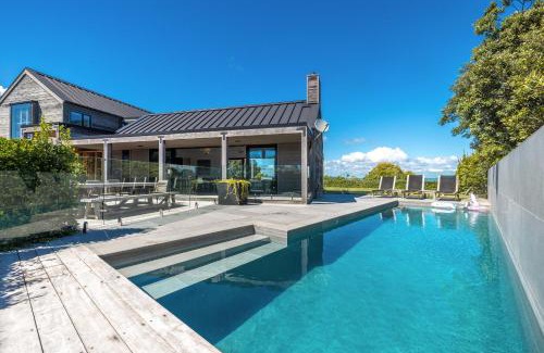 Surfdale Casa | Pacific Escape, Oneroa - Be My Guest Waiheke