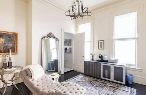 Pacific Heights Casa | Suite elegante de dos habitaciones y baño de Pacific Heights